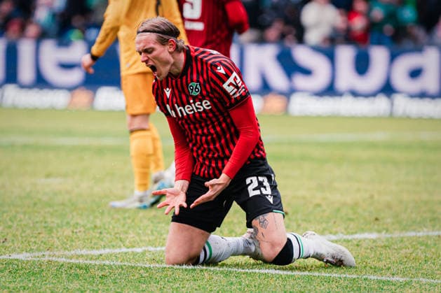 2 Bundesliga Hannover 96 vs Dynamo Dresden, 22 02 2026 Stefán Teitur Thórdarson Hannover 96, 23 annoyed about missed chance Football, 2 Bundesliga, 23 Matchday Hannover 96 vs Dynamo Dresden on 22 02 2026 at Heinz von Heiden Arena, Hannover DFL REGULATIONS PROHIBIT ANY USE OF PHOTOGRAPHS AS IMAGE SEQUENCES AND OR QUASI VIDEO Copyright: xBEAUTIFULxSPORTS Tonhäuserx