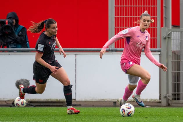 Duel between Katharina Piljic Bayer 04 Leverkusen, 06 and Selina Cerci TSG Hoffenheim, 29 Bayer 04 Leverkusen vs TSG 1899 Hoffenheim, Football, Womens Bundesliga, Matchday 19, Season 2025 2026, 22 02 2026 DFL DFB Regulations prohibit any use of Photographs as image sequences and or Quasivideo Bayer 04 Leverkusen vs TSG 1899 Hoffenheim , Football, Womens Bundesliga, Matchday 19, Season 2025 2026, 22 02 2026 Leverkusen Copyright: xEibner-Pressefoto ThomasxHaeslerx EP_THR