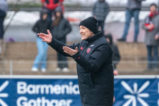 Roberto Paetzold Bayer 04 Leverkusen, Coach gives instructions to his team Bayer 04 Leverkusen vs TSG 1899 Hoffenheim, Football, Womens Bundesliga, Matchday 19, Season 2025 2026, 22 02 2026 DFL DFB Regulations prohibit any use of Photographs as image sequences and or Quasivideo Bayer 04 Leverkusen vs TSG 1899 Hoffenheim , Football, Womens Bundesliga, Matchday 19, Season 2025 2026, 22 02 2026 Leverkusen Copyright: xEibner-Pressefoto ThomasxHaeslerx EP_THR