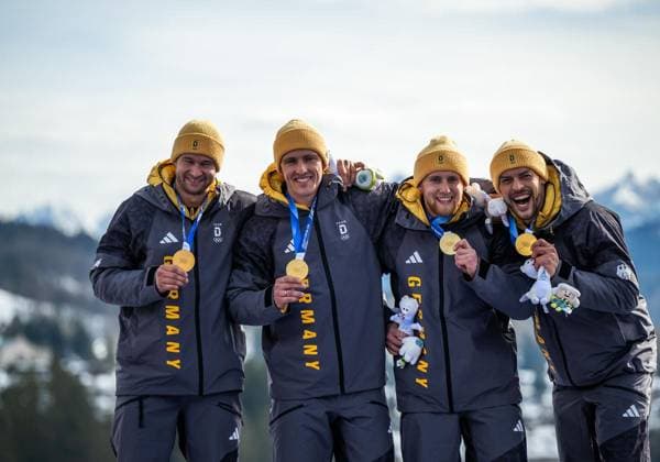 MILANO CORTINA 2026 - OLYMPISCHE WINTERSPIELE - CORTINA D™AMPEZZO - 4ER-BOB HERREN ** NUR FÜR REDAKTIONELLE ZWECKE ** EDITORIAL USE ONLY **<p>22 02 2026-Cortina d™Ampezzo: Olympische Winterspiele Milano Cortina 2026 Bob Vierer Cortina Sliding Centre Event: Lauf 4 . im Foto: Johannes Lochner 1 (Deutschland), Thorsten Margis 1 (Deutschland), Jorn Wenzel 1 (Deutschland), Georg Fleischhauer 1 (Deutschland) ( Italien Venetien Cortina d™Ampezzo Copyright: SaschaxFromm *** MILANO CORTINA 2026 OLYMPIC WINTER GAMES CORTINA D™AMPEZZO 4-ER BOB MEN FOR EDITORIAL PURPOSES ONLY p 22 02 2026 Cortina d™Ampezzo Olympic Winter Games Milano Cortina 2026 Bob Four Cortina Sliding Centre Event Run 4 in photo Johannes Lochner 1 Germany , Thorsten Margis 1 Germany , Jorn Wenzel 1 Germany , Georg Fleischhauer 1 Germany Italy Veneto Cortina d™Ampezzo Copyright SaschaxFromm Copyright: SaschaxFromm doc84or1muv5o2vmiftewc ,EDITORIAL USE ONLY