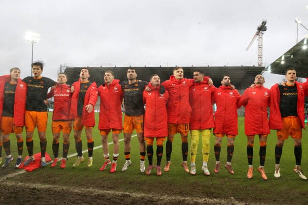 22 02 2026, xrekx, Fussball 2 Bundesliga, Preußen Münster 1 FC Kaiserslautern v l FCK Mannschaft, Spieler, jubeln nach Spielende, Team, Player, celebrate at the end of the match DFL DFB REGULATIONS PROHIBIT ANY USE OF PHOTOGRAPHS as IMAGE SEQUENCES and or QUASI VIDEO Münster