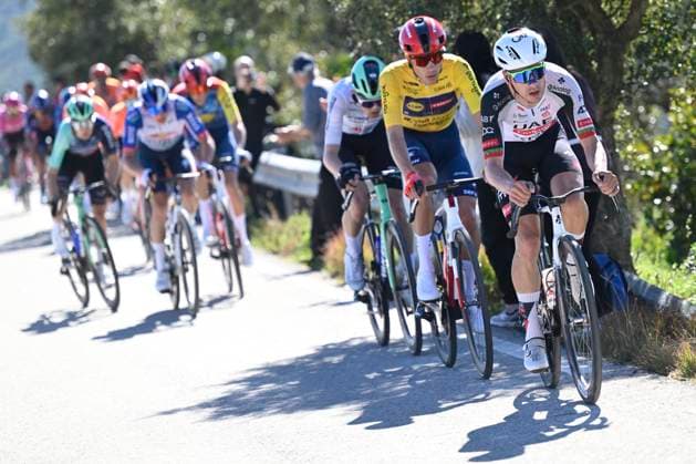 Volta Algarve 2026 Stage 5 ALTO DO MALHAO (LOULE), PORTUGAL - FEBRUARY 22 : Almeida Joao (POR) of UAE Team Emirates - XRG, Ayuso Juan (ESP) of Lidl - Trek and Seixas Paul (FRA) of Decathlon CMA CGM Team during stage 5 of the 52th edition of Volta Algarve an UCI ProSeries 2.Pro cycling road race stage for Men Elite of 148.4 km with start in Faro and finish in Alto do Malhao (Loule) on February 22, 2026 in Alto do Malhao (Loule), Portugal, 22 02 2026 ( Motordriver Guy De Vuyst - Alto do Malhao (Loule) Portugal  Copyright: xNicoxVereeckenx