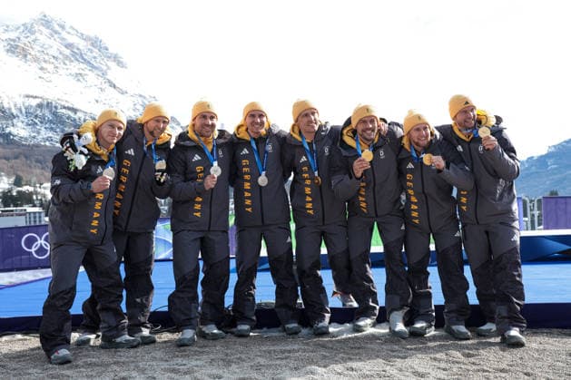 GIOCHI OLIMPICI - Olimpiadi Invernali Milano-Cortina 2026 - Bobsleigh 4-man Francesco Friedrich, Matthias Sommer, Alexander Schuller, Felix Straub (GER) 2nd place, Silver Medal, Johannes Lochner, Thorsten Margis, Jorn Wenzel, Georg Fleischhauer (GER) 1st place, Gold Medal on the podium at end of the Olympic Winter games, Winterspiele,Spiele, Summer games Milano-Cortina 2026, Bobsleigh 4-man on February 21, 2026 at Cortina Sliding Center in Cortina d Ampezzo, Italy Cortina D Ampezzo Italy  Copyright: xIPAxSport ABACAx