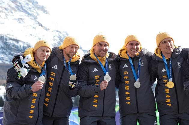 GIOCHI OLIMPICI - Olimpiadi Invernali Milano-Cortina 2026 - Bobsleigh 4-man Francesco Friedrich, Matthias Sommer, Alexander Schuller, Felix Straub (GER) 2nd place, Silver Medal, on the podium at end of the Olympic Winter games, Winterspiele,Spiele, Summer games Milano-Cortina 2026, Bobsleigh 4-man on February 21, 2026 at Cortina Sliding Center in Cortina d Ampezzo, Italy Cortina D Ampezzo Italy  Copyright: xIPAxSport ABACAx