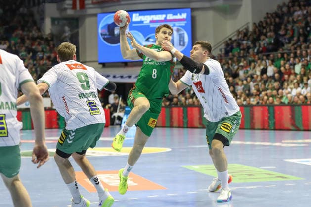 22 02 2026, xgox, Handball Daikin HBL SC Magdeburg GWD Minden emspor, v l Manuel Zehnder Magdeburg, 8 throws goal, Torschuetze, erzielt Tor, Treffer, scores the goal Magdeburg