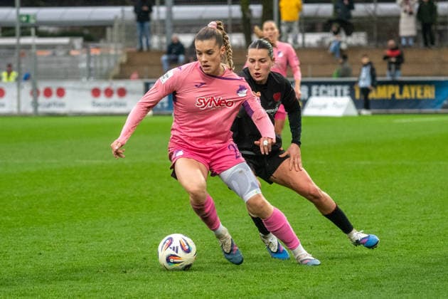 Duel between Selina Cerci TSG Hoffenheim, 29 and Carlotta Wamser Bayer 04 Leverkusen, 37 Bayer 04 Leverkusen vs TSG 1899 Hoffenheim, Football, Womens Bundesliga, Matchday 19, Season 2025 2026, 22 02 2026 DFL DFB Regulations prohibit any use of Photographs as image sequences and or Quasivideo Bayer 04 Leverkusen vs TSG 1899 Hoffenheim , Football, Womens Bundesliga, Matchday 19, Season 2025 2026, 22 02 2026 Leverkusen Copyright: xEibner-Pressefoto ThomasxHaeslerx EP_THR