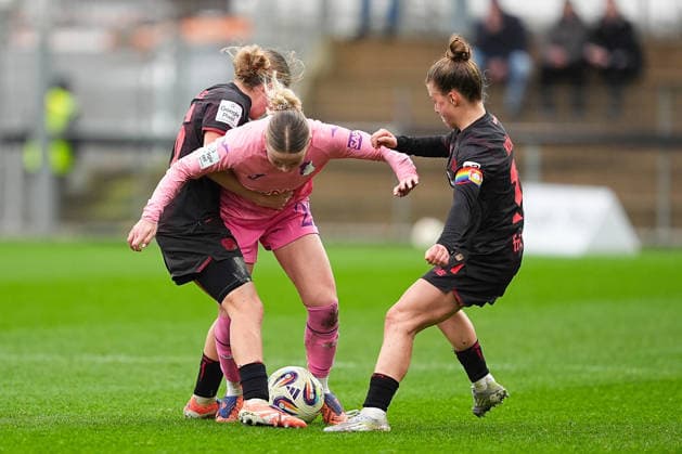 22 02 2026, xydrx, Women Football, 1 Soccer Bundesliga, Bayer 04 Leverkusen TSG 1899 Hoffenheim, Season 2025 2026, Ulrich Haberland Stadion Laura Gloning TSG 1899 Hoffenheim 20 in duel against Sofie Zdebel Bayer 04 Leverkusen 16 and Kristin Koegel Bayer 04 Leverkusen 11 DFB regulations prohibit any use of photographs as image sequences and or quasi video Photo xYannisxDreimannxPressefotoKochx Nordrhein Westfahlen Germany