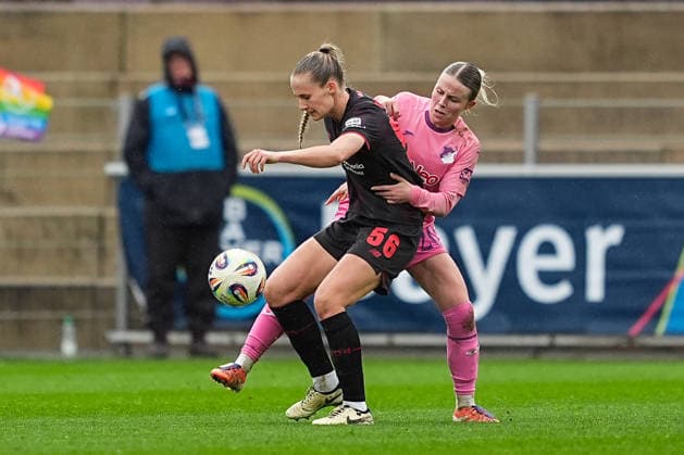 22 02 2026, xydrx, Women Football, 1 Soccer Bundesliga, Bayer 04 Leverkusen TSG 1899 Hoffenheim, Season 2025 2026, Ulrich Haberland Stadion Juliette Vidal Bayer 04 Leverkusen 56 in duel against Laura Gloning TSG 1899 Hoffenheim 20 DFB regulations prohibit any use of photographs as image sequences and or quasi video Photo xYannisxDreimannxPressefotoKochx Nordrhein Westfahlen Germany