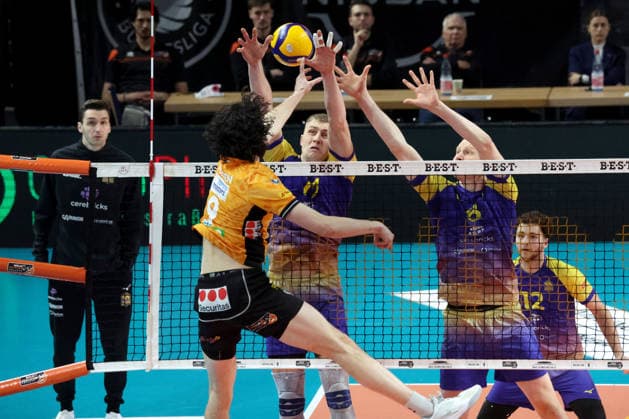 DEU, DVV, 1 VBL, BR Volleys vs Central Germany, 22 02 2026, Max Schmeling Halle, Berlin, DEU, DVV, 1 VBL, BR Volleys vs Central Germany, pictured Nolan Flexen BR Volleys 9 , Valdas Listanskis Central Germany 17 , Jannis Wehry Central Germany 8 nordphotoxGmbHx xEngler nph00076