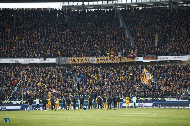 22 02 2026, xtgx, Soccer 2 Bundesliga, Hannover 96 SG Dynamo Dresden emspor, v l Dresden Thanks to the fans DFL DFB REGULATIONS PROHIBIT ANY USE OF PHOTOGRAPHS as IMAGE SEQUENCES and or QUASI VIDEO Hannover
