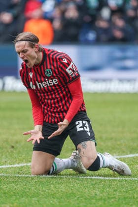 2 Bundesliga Hannover 96 Dynamo Dresden on 22 02 2026 at the Heinz von Heiden Arena in Hannover Stefan Teitur Thordarson Hannover dissatisfied, disappointed, disappointed, dejected MH