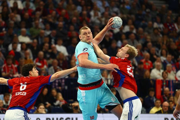 Handball I Men I Season 2025 2026 I Bundesliga I 22 Matchday I HSV Hamburg MT Melsungen I 22 02 2026 Elias Kofler 6, HSV Hamburg Dainis Kristopans 10, MT Melsungen Einar Thorsteinn Olafsson 23, HSV Hamburg Hamburg Barclaycard Arena Hamburg Germany Copyright: xLobeca RalfxHomburgx