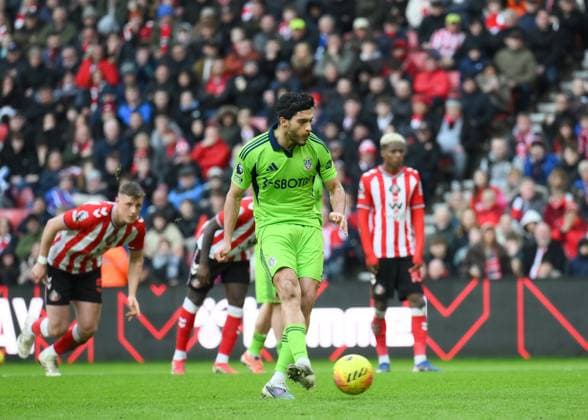 Raul Jimenez of Fulham scores their second goal Sunderland v Fulham, Premier League, Football, Stadium of Light, Sunderland, UK - 22 Feb 2026Sunderland Stadium of Light United Kingdom EDITORIAL USE ONLY No use with unauthorised audio, video, data, fixture lists, club league logos or live services. Online in-match use limited to 120 images, no video emulation. No use in betting, games or single club league player publications. Copyright: xRichardxLee Shutterstockx 16681560br