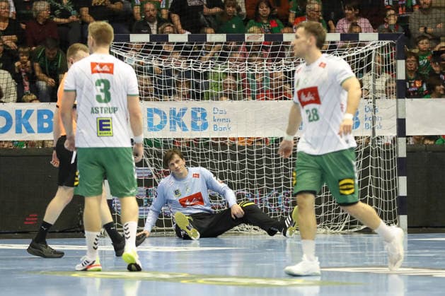 22 02 2026, xgox, Handball Daikin HBL SC Magdeburg GWD Minden emspor, v l Malte Semisch Minden, 1 disappointed, looks disappointed, disappointed Magdeburg