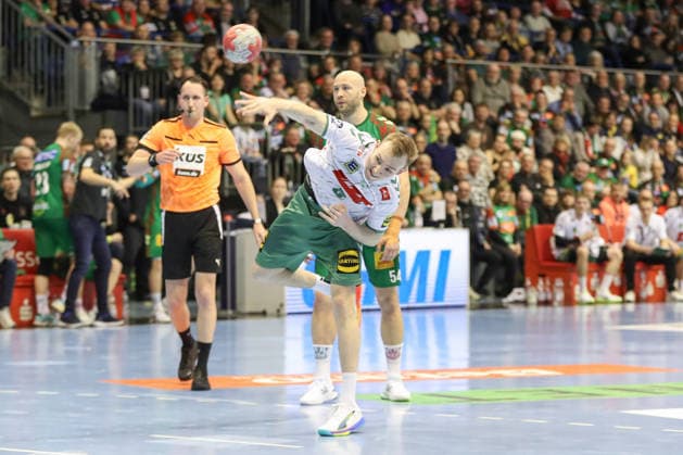 22 02 2026, xgox, Handball Daikin HBL SC Magdeburg GWD Minden emspor, v l Florian Kranzmann Minden, 5 at Siebenmeter Magdeburg