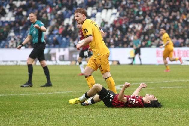 22 02 2026, xtgx, Fußball 2 Bundesliga, Hannover 96 SG Dynamo Dresden emspor, v l Daisuke Yokota Hannover, 18 Reklamiert, complains, scolds DFL DFB REGULATIONS PROHIBIT ANY USE OF PHOTOGRAPHS as IMAGE SEQUENCES and or QUASI VIDEO Hannover