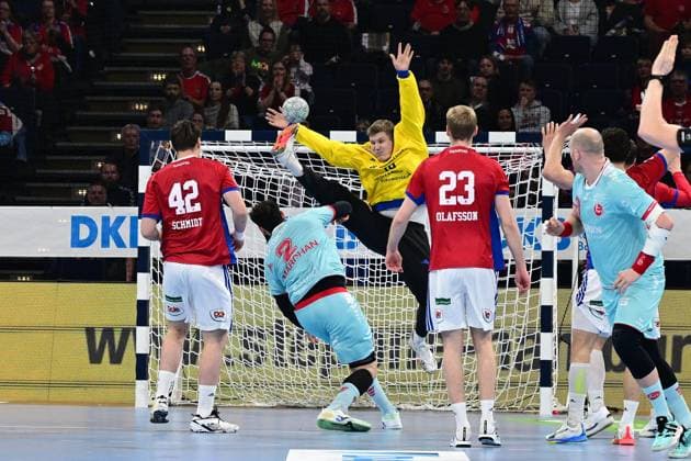 Handball I Men I Bundesliga l Daikin HBL I Handball Sportverein Hamburg MT Melsungen I Matchday I Season 2025 2026 I HSVH I 22 02 2026 I v l Schmidt Jan HSV Hamburg , Marchan Ruben MT Melsungen , Haug Robin HSV Hamburg haelt den Ball , Olafsson Einar HSV Hamburg , Sportarena Barclays Arena Hamburg, Stellingen Hamburg Germany