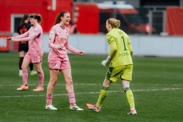 22.02.26, Women, Football, Google Pixel Frauen Bundesliga, Season 2025 2026, Bayer 04 Leverkusen - TSG 1899 Hoffenheim, Matchday 19 Lisa Doorn ( 14 - TSG 1899 Hoffenheim) and Laura Dick ( 1 - TSG 1899 Hoffenheim) celebration of the win after match end Leverkusen Ulrich-Haberland-Stadion NRW Deutschland