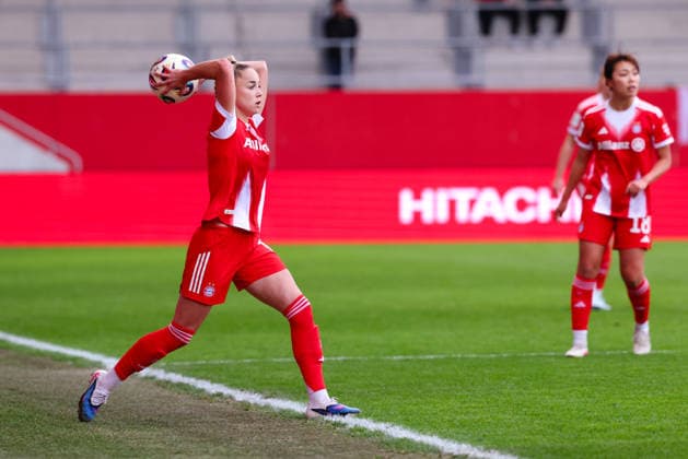 Giulia Gwinn 7, FC Bayern Munich at the match between FC Bayern Munich v VfL Wolfsburg, Football, Women, Google Pixel Women Bundesliga, 2025 2026, 19 Matchday on 22 02 2026 in Munich, FC Bayern Campus DFL and DFB regulations prohibit any use of photographs as image sequences and or quasi video Bayern Germany