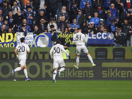 Sam Beukema of SSC Napoli celebrating after a goal during the Italian Serie A, 2025 2026 season, football match between Atalanta BC and SSC Napoli on 22 February 2026 at New Balance Stadium, Bergamo, Italy. Photo Nderim Kaceli  Copyright: xNderimxKaceli IPAxSportx xipa-agency.netx xx IPA_71872448 IPA_Agency_IPA71872448
