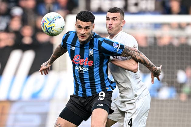 Cm Bergamo 22 02 2026 - campionato di calcio Serie A Atalanta-Napoli foto Cristiano Mazzi Image nella foto: Gianluca Scamacca-Alessandro Buongiorno 