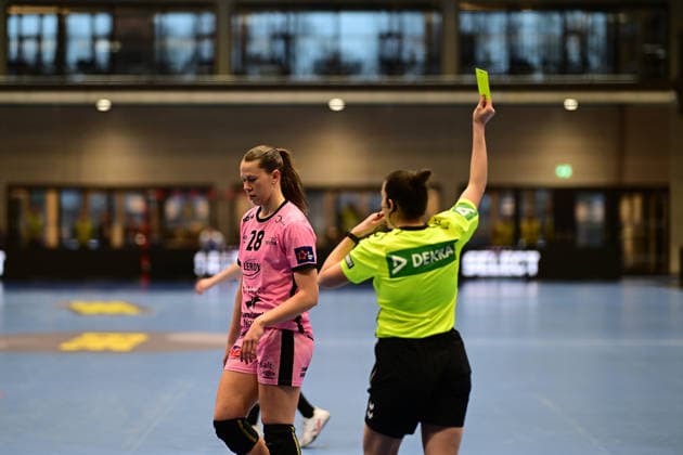 Handball I Women I Season 2025 2026 I EHF European League I VfL Oldenburg Tertnes Bergen I 22 02 2026 Yellow card for Nora Evelina Cecilia Rosenberg 28, Tertnes Bergen Buxtehude Halle Nord NEW Lower Saxony Germany Copyright: xLobeca FelixxSchlikisx