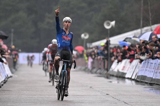 Belgian Niels Vandeputte pictured crossing the finish line of the men s elite race at the Sluitingsprijs Oostmalle cyclocross race, Sunday 22 February 2026, in Oostmalle, the last race of the 2025-2026 cyclocross season. LUCxCLAESSEN  x164532653x