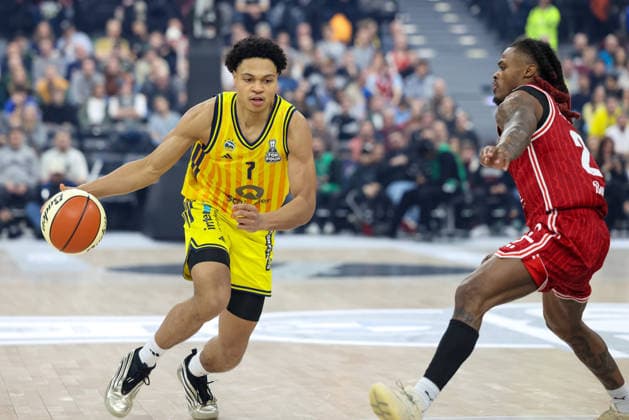 Jack Kayil Alba Berlin, 07 with Cobe Williams BMA365 Bamberg Baskets, 24 , GER, BMA365 Bamberg Baskets vs Alba Berlin, Basketball, BBL Pokal, BMW TOP FOUR, Final, Season 2025 2026, 22 02 2026, GER, BMA365 Bamberg Baskets vs Alba Berlin, Basketball, BBL Pokal, BMW TOP FOUR, Final, Season 2025 2026, 22 02 2026 Muenchen Copyright: xEibner-Pressefoto JennixMaulx EP_JML