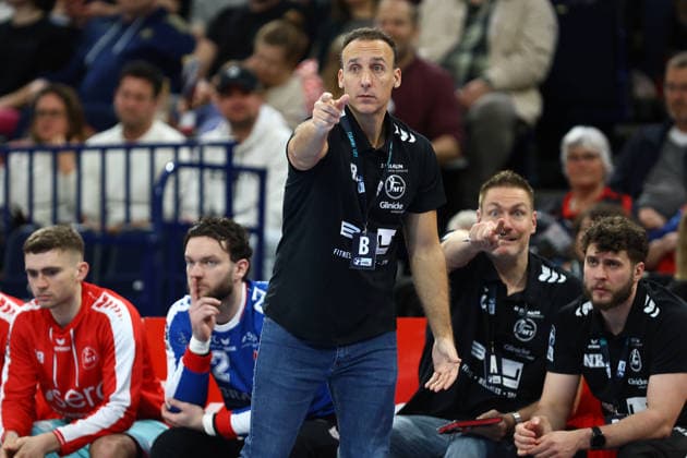 Roberto Garcia Parrondo Coach, MT Melsungen Handball I Men I Bundesliga Daikin HBL I Season 2025 2026 I 22 Matchday I Handball Sport Verein Hamburg MT Melsungen I 22 02 2026 I Barclays Arena