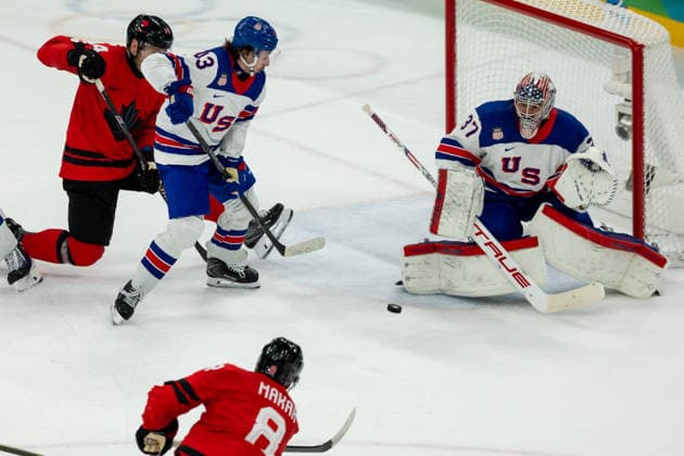 February 22, 2026, Milan, Italy: CALE MAKAR of Canada scores his side s first goal during the gold medal Ice hockey, Eishockey game against the USA at the Milano Cortina 2026 Olympic Games, Olympische Spiele, Olympia, OS Milano Italy - ZUMAj89_ 20260222_oly_j89_010 Copyright: xPaulxKitagakixJr.x