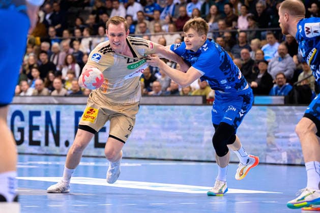 Stuttgart HBL 25 26 TVB Stuttgart TSV Hannover Burgdorf Marian Michalczik Hannover , Stuttgart Porsche Arena Baden Württemberg Germany
