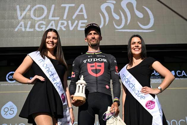 Volta Algarve 2026 Stage 5 ALTO DO MALHAO (LOULE), PORTUGAL - FEBRUARY 22 : Alaphilippe Julian (FRA) of Tudor Pro Cycling Team pictured with the combativity prize during the podium ceremony of stage 5 of the 52th edition of Volta Algarve an UCI ProSeries 2.Pro cycling road race stage for Men Elite of 148.4 km with start in Faro and finish in Alto do Malhao (Loule) on February 22, 2026 in Alto do Malhao (Loule), Portugal, 22 02 2026 ( Motordriver Guy De Vuyst - Alto do Malhao (Loule) Portugal  Copyright: xNicoxVereeckenx