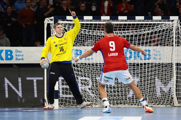 16 Robin Haug Handball Sport Verein Hamburg celebrates the decisive saved seven-meter penalty Handball I Men I Bundesliga Daikin HBL I Season 2025 2026 I 22 Matchday I Handball Sport Verein Hamburg MT Melsungen I 22 02 2026 I Barclays Arena