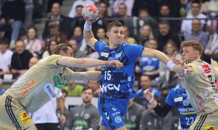 Stuttgart , Handball Daikin Bundesliga TVB Stuttgart vs TSV Hannover Burgdorf , Simone Mengon TVB