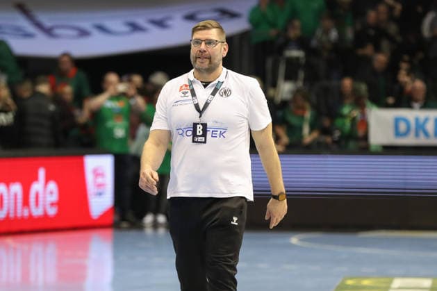 22 02 2026, xgox, Handball Daikin HBL SC Magdeburg GWD Minden emspor, v l Aaron Ziercke Minden, coach disappointed, looks disappointed, disappointed Magdeburg