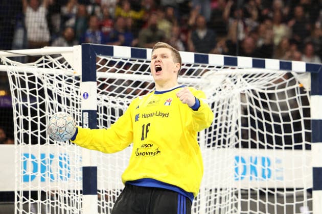 Handball Daikin Handball Bundesliga 2025 2026 Handball Sport Verein Hamburg vs MT Melsungen Goalkeeper Robin Paulsen Haug Hamburg , has held the last 7m, cheering, Barclays Arena Hamburg