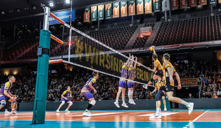 22 02 26, Volleyball, Men BR Volleys Volley Goats Mitteldeutschland, Bundesliga, 23 Matchday, Max Schmeling Halle Matthew Knigge BR Volleys plays the ball over the net BR Volleys Volley Goats Mitteldeutschland,