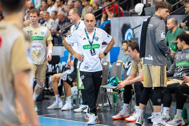 Handball I Men I Season 2025 2026 I Bundesliga I 22 Matchday I TVB Stuttgart TSV Hannover Burgdorf I 22 02 2026 Juan Carlos Pastor Gomez Coach, TSV Hannover Burgdorf Stuttgart Porsche Arena Baden Württemberg Germany Copyright: xLobeca MaxxPetershansx