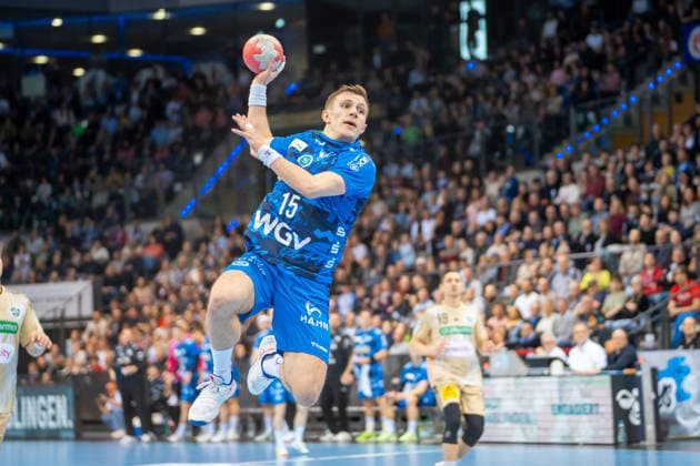 Handball I Men I Season 2025 2026 I Bundesliga I 22 Matchday I TVB Stuttgart TSV Hannover Burgdorf I 22 02 2026 Simone Mengon 15, TVB Stuttgart im Wurf Stuttgart Porsche Arena Baden Württemberg Germany Copyright: xLobeca MaxxPetershansx