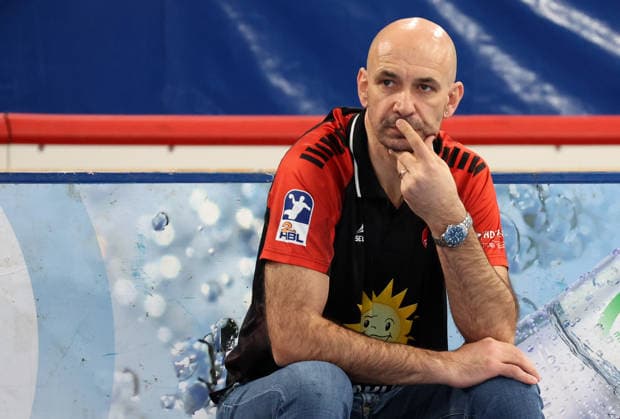 22 02 2026, Germany, Bietigheim, Handball 2 Bundesliga, SG BBM Bietigheim vs TuS N Lübbecke, TuS coach Davor Dominikovic