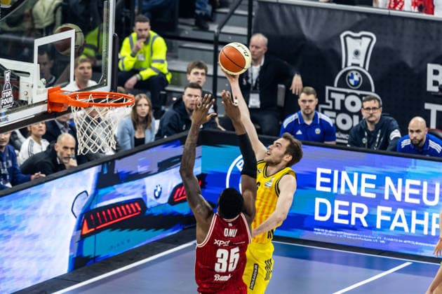 GER, BMW Top Four, Basketball BBL Pokal, Final, BMA365 Bamberg Baskets ALBA Berlin 22 02 2026, SAP Garden, Munich, GER, BMW Top Four, Basketball BBL Pokal, Final, BMA365 Bamberg Baskets ALBA Berlin Jonas Mattisseck ALBA Berlin 9 , Ejiofor Onu BMA365 Bamberg Baskets, 35 Photo Alexander Trienitz Munich SAP Garden Bayern Germany