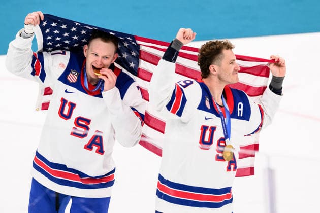 260222 Brady Tkachuk and Matthew Tkachuk of USA celebrate after the men s Ice hockey, Eishockey final between Canada and USA during day 16 of the 2026 Winter Olympics on February 22, 2026 in Milan. Photo: Carl Sandin BILDBYRAN kod CS JM0802 bbeng ishockey ice hockey Olympic Games, Olympische Spiele, Olympia, OS olympics winter olympics os ol olympiska spel vinter-os olympiske leker milano cortina 2026 milan cortina 2026 milano cortina 2026 olympic games milano cortina 2026 winter olympic games milano cortina-os milano cortina-ol vinter-ol final usa united states canada kanada jubel *** 260222 Brady Tkachuk and Matthew Tkachuk of USA celebrate after the men s ice hockey final between Canada and USA during day 16 of the 2026 Winter Olympics on February 22, 2026 in Milan Photo Carl Sandin BILDBYRAN kod CS JM0802 bbeng ishockey ice hockey olympic games olympics winter olympics os ol olympiska spel vinter os olympiske leker milano cortina 2026 milan cortina 2026 milano cortina 2026 olympic games milano cortina 2026 winter olympic games milano cortina os milano cortina ol vinter ol final usa united states canada kanada jubel  Copyright: CARLxSANDIN BB260222CS076