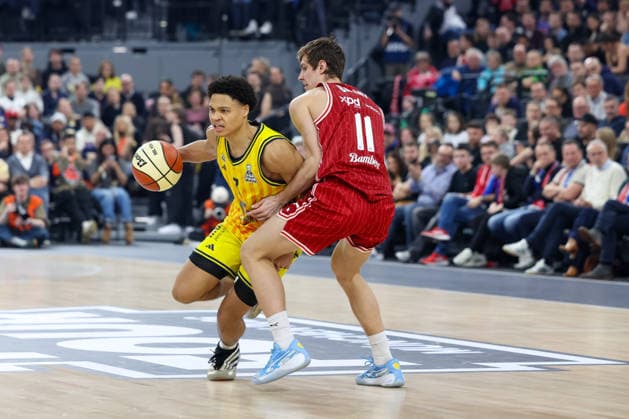 Jack Kayil Alba Berlin, 07 with Richard Balint BMA365 Bamberg Baskets, 11 , GER, BMA365 Bamberg Baskets vs Alba Berlin, Basketball, BBL Pokal, BMW TOP FOUR, Final, Season 2025 2026, 22 02 2026, GER, BMA365 Bamberg Baskets vs Alba Berlin, Basketball, BBL Pokal, BMW TOP FOUR, Final, Season 2025 2026, 22 02 2026 Muenchen Copyright: xEibner-Pressefoto JennixMaulx EP_JML