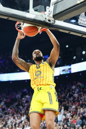 Dunk Jwan Roberts Alba Berlin, 13 , GER, BMA365 Bamberg Baskets vs Alba Berlin, Basketball, BBL Cup, BMW TOP FOUR, Final, Season 2025 2026, 22 02 2026, GER, BMA365 Bamberg Baskets vs Alba Berlin, Basketball, BBL Cup, BMW TOP FOUR, Final, Season 2025 2026, 22 02 2026 Muenchen Copyright: xEibner-Pressefoto JennixMaulx EP_JML