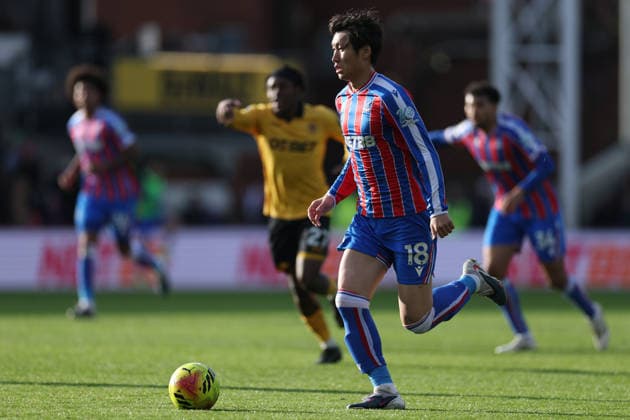 Crystal Palace v Wolverhampton Wanderers - Premier League Daichi Kamada of Crystal Palace possesses the ball during the Premier League match between Crystal Palace and Wolverhampton Wanderers at Selhurst Park in London, England, on February 22, 2026. London Greater London United Kingdom  Copyright: xMIxNewsx originalFilename:fletcher-crystalp260222_nprrm.jpg
