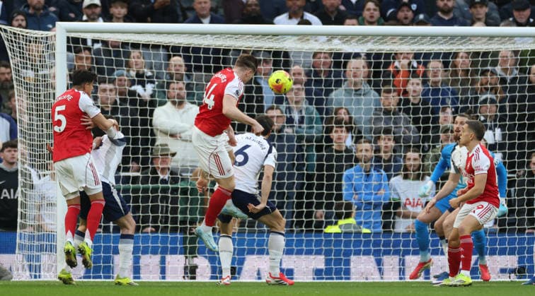 Premier League football, Tottenham v Arsenal Premier League football, The Tottenham Hotspurs Stadium, Tottenham, London, UK. 22.02.2026 Tottenham v Arsenal. Pic shows Viktor Gyokeres early header Photographs by Marc Aspland for The Times & Sunday Times  Copyright: xMarcxAsplandxforxThexTimesx&xSunx NINTCHDBPICT001061329862