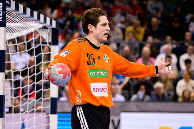 Stuttgart HBL 25 26 TVB Stuttgart TSV Hannover Burgdorf Goalkeeper Joel Birlehm Hannover Stuttgart Porsche Arena Baden Württemberg Germany