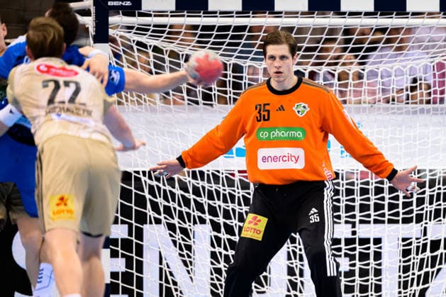 Stuttgart HBL 25 26 TVB Stuttgart TSV Hannover Burgdorf Goalkeeper Joel Birlehm Hannover Stuttgart Porsche Arena Baden Württemberg Germany
