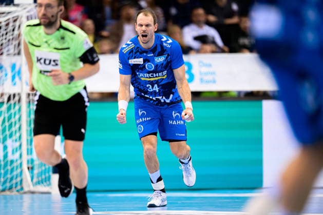 Stuttgart HBL 25 26 TVB Stuttgart TSV Hannover Burgdorf Kai Häfner Haefner Stuttgart Jubel Freude Emotion Torjubel Torschuetze Torschütze Stuttgart Porsche Arena Baden Württemberg Germany