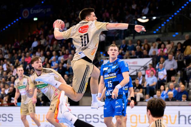 Stuttgart HBL 25 26 TVB Stuttgart TSV Hannover Burgdorf Renars Uscins Hannover Stuttgart Porsche Arena Baden Württemberg Germany